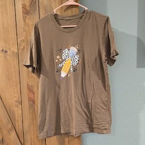 Brown Graphic T-Shirt with Star and Leopard Print Design